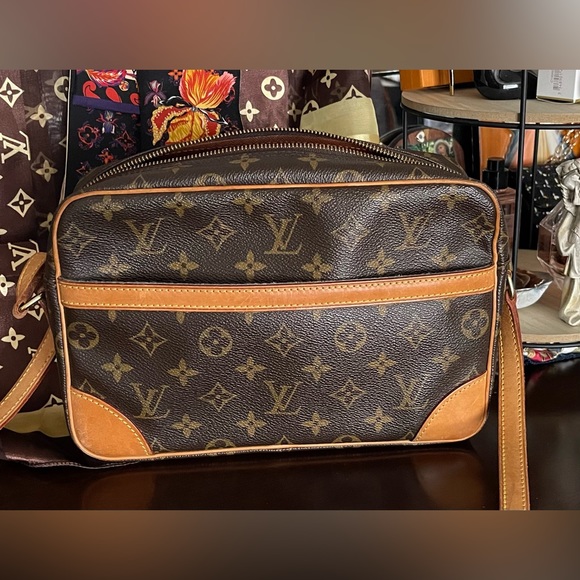 Louis Vuitton Handbags - Louis Vuitton monogram Trocadero 27